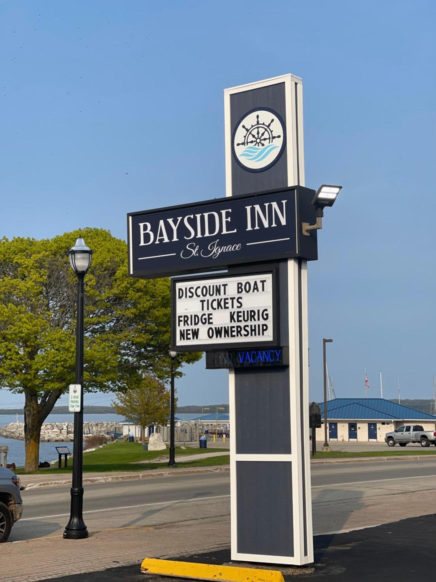 Bayside Inn Saint Ignace Eksteriør billede